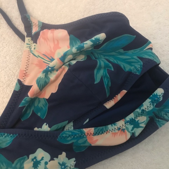 Rip curl bathing suit top - Picture 3 of 4